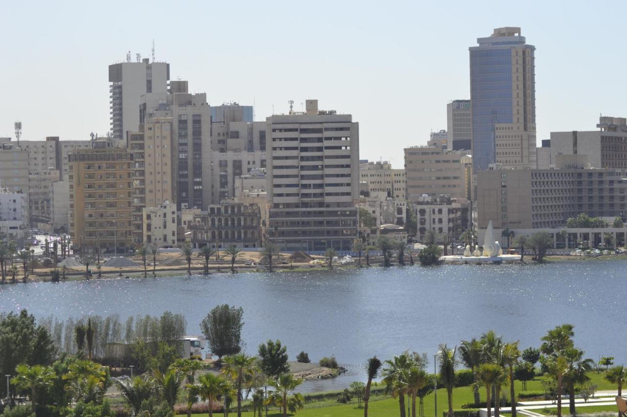 Jeddah Lake Hotel Экстерьер фото