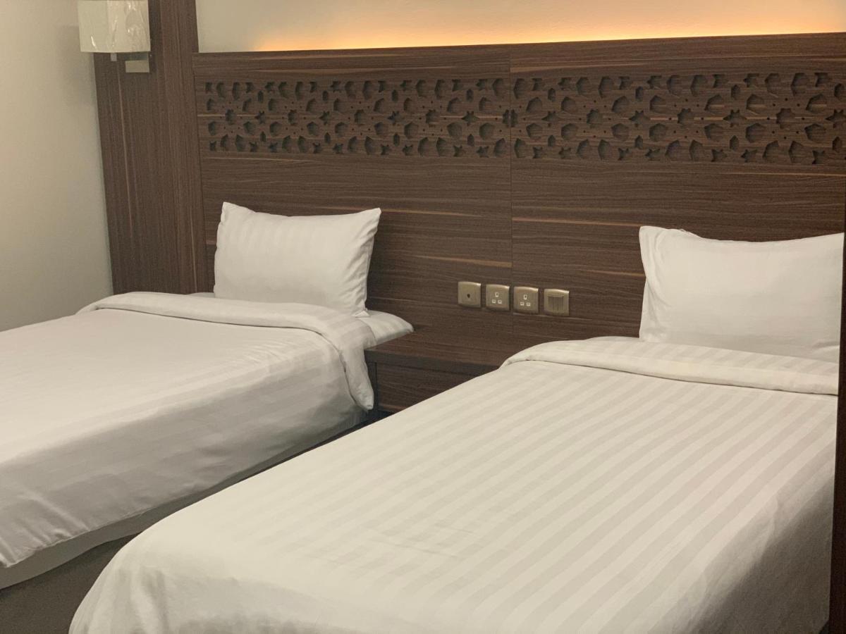 Jeddah Lake Hotel Экстерьер фото